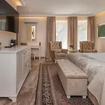 Viešbutis Pusu Paunksneje 5*