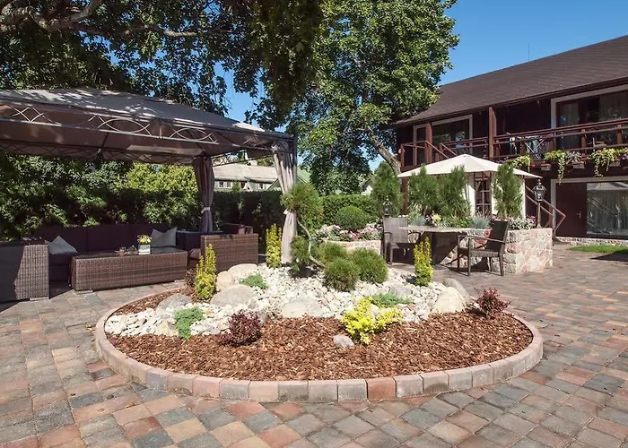 Pusu Paunksneje Готель Паланга